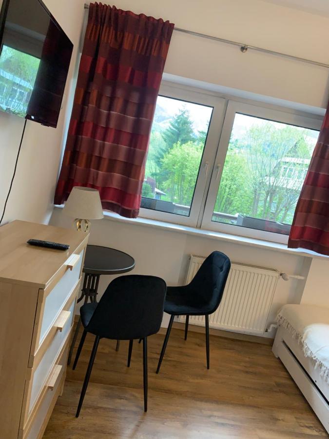 Pokoje Sunshine World Suites ザコパネ エクステリア 写真