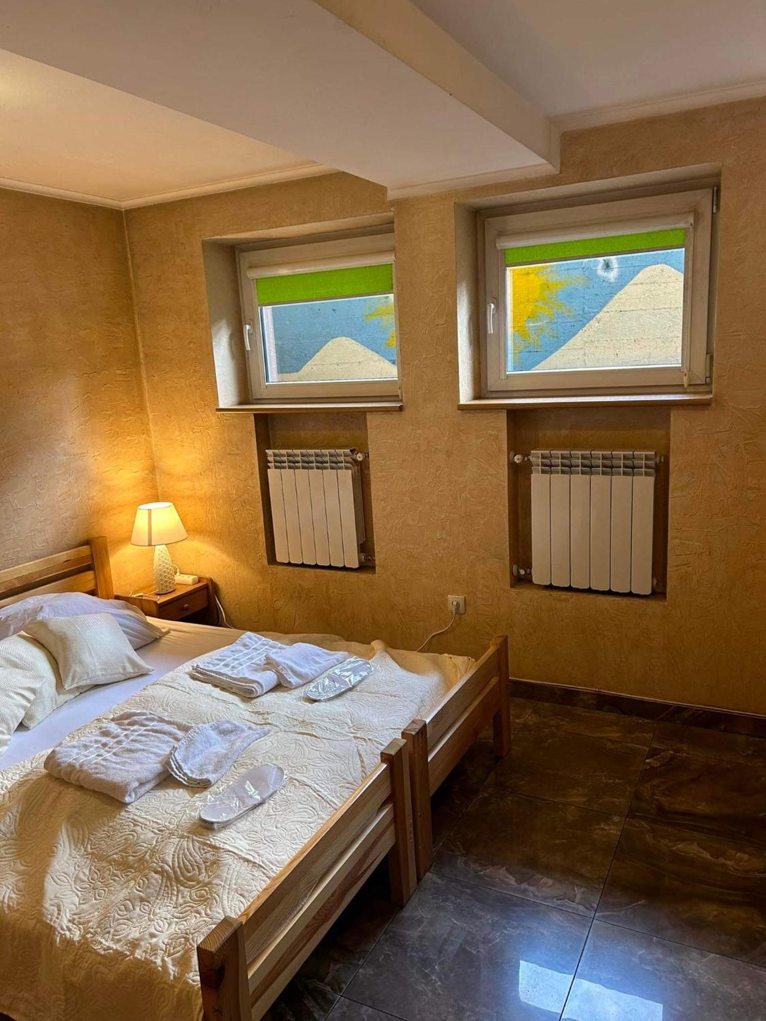 Pokoje Sunshine World Suites ザコパネ エクステリア 写真